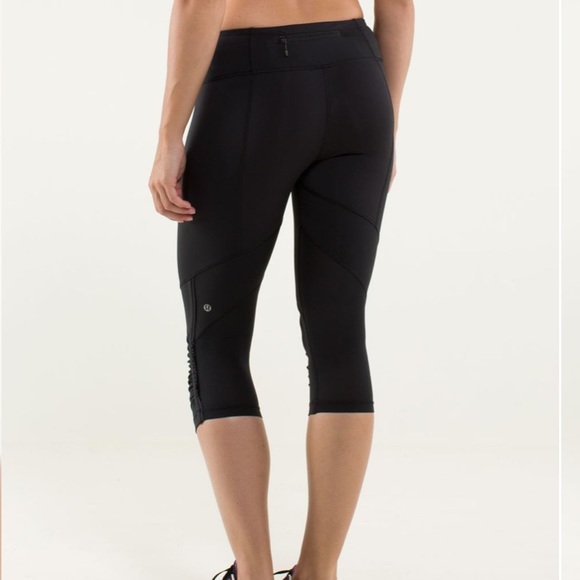Lululemon Run for Your Life Cropped Black Leggings Size 6 - Picture 3 of 14